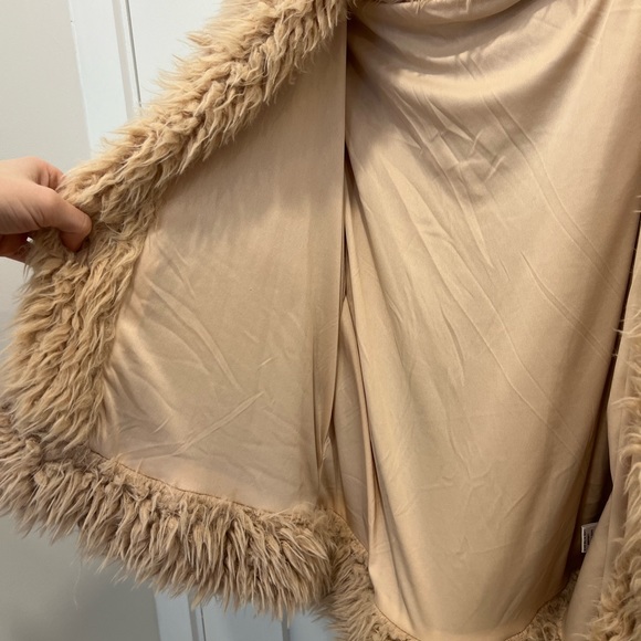 Love Tree Shaggy Fur Statement Jacket - Picture 5 of 5